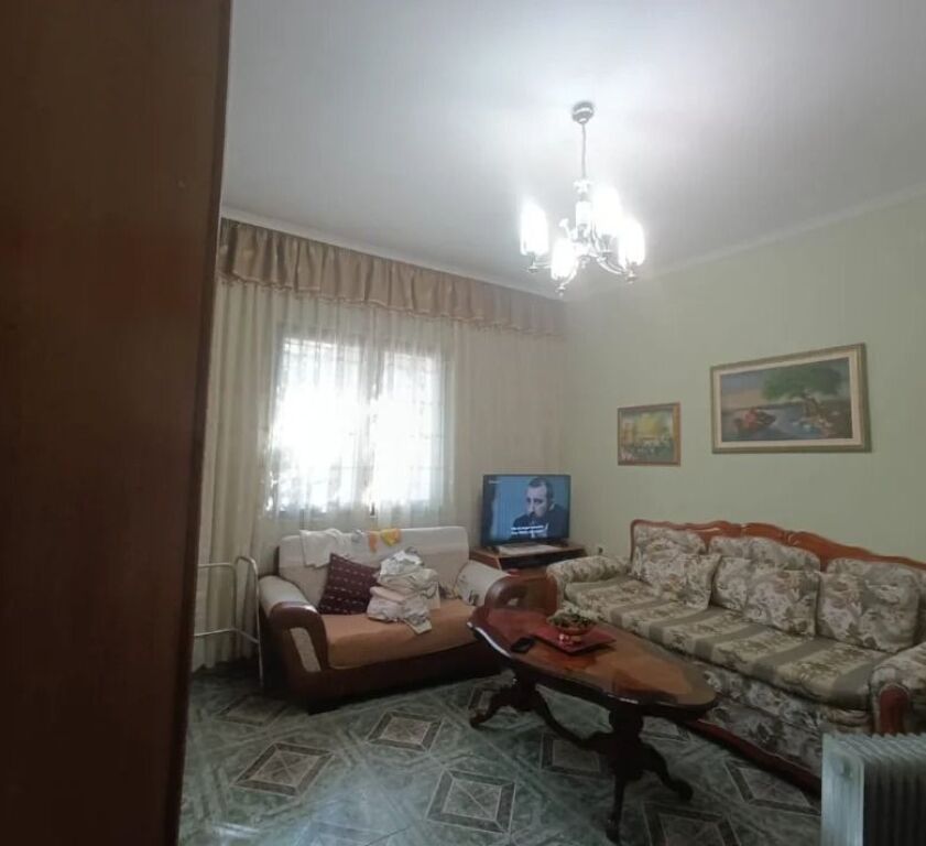 Qera | Vilë 5 + 1 | Kombinat | 800 €/muaj