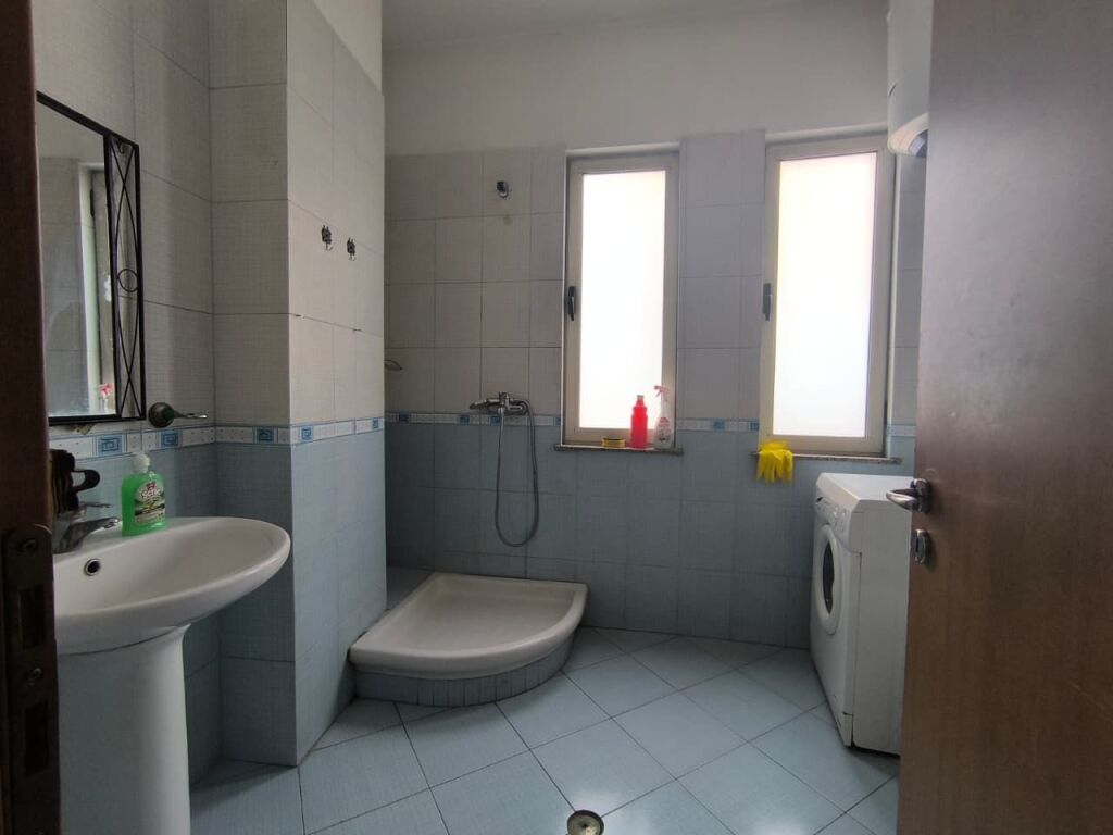APARTAMENT 1+1 PER QIRA NE ASTIR !