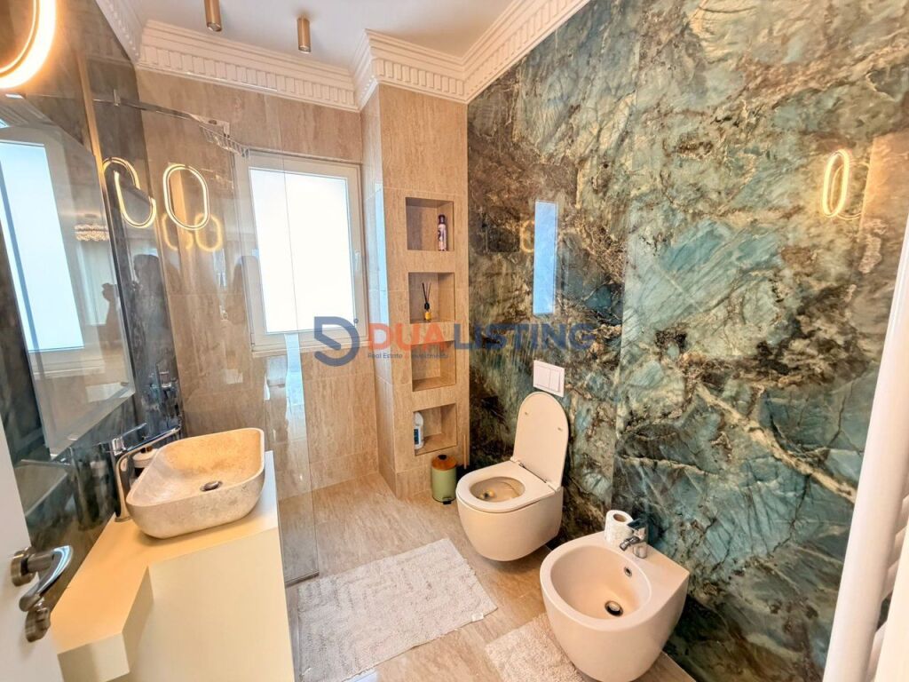 JEPET VILE ME PISHINE ME QIRA TEK ELYSIUM RESIDENCE !