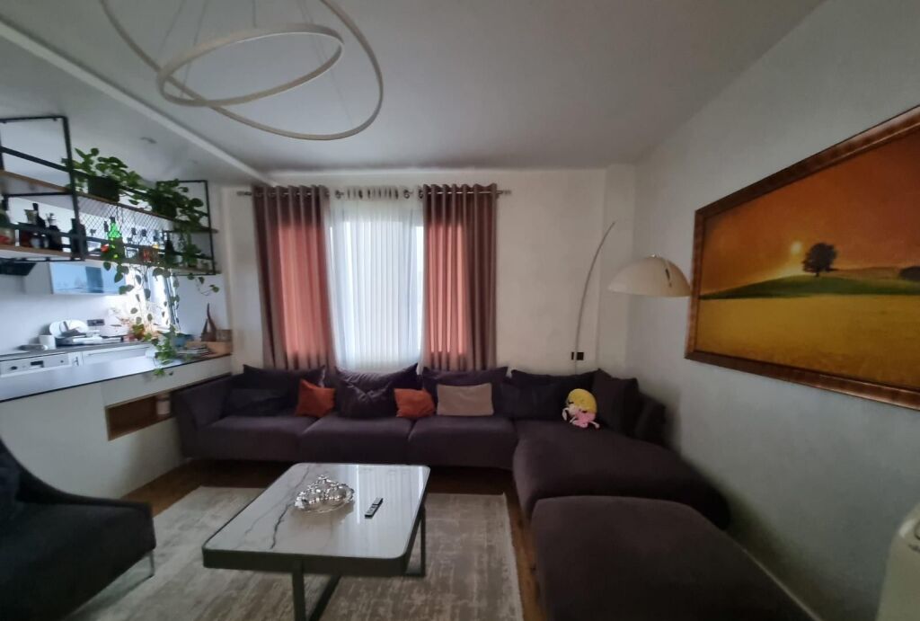 Apartament ne shitje 2+1 te Stadiumi Dinamo