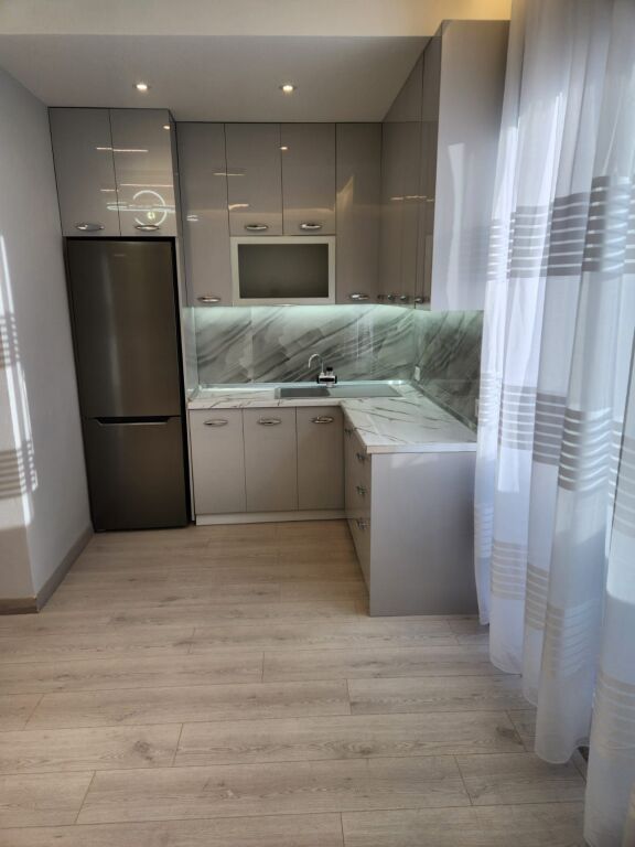 Shitet apartament 3+1.