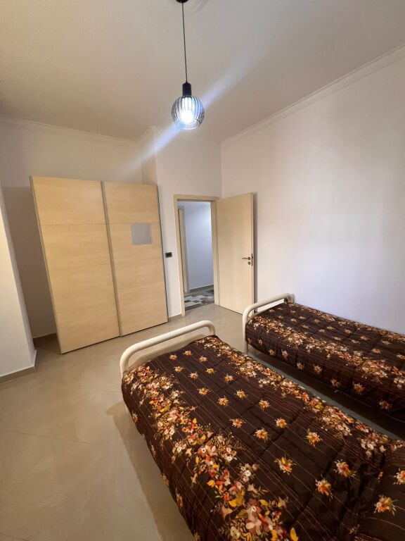 APARTAMENT ME QIRA 2+1 TE FONDACIONI ELEONORA