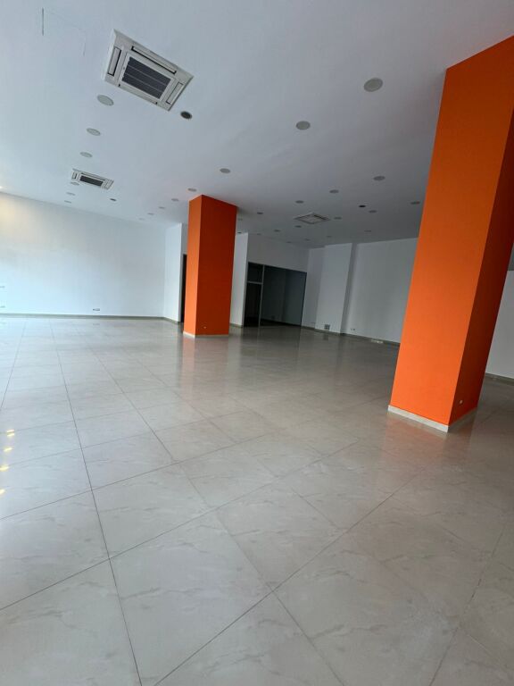 Dyqan me qira tek Kompleksi Delijorgji