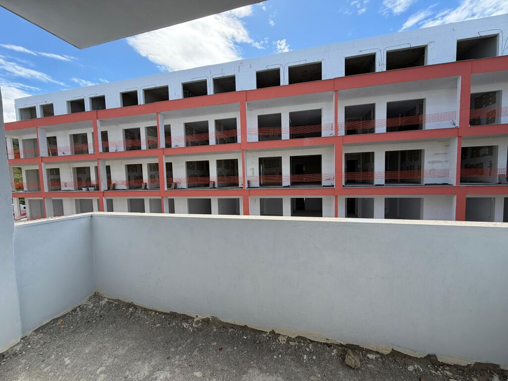 Shitet Apartamenti 1+1 ne Golem