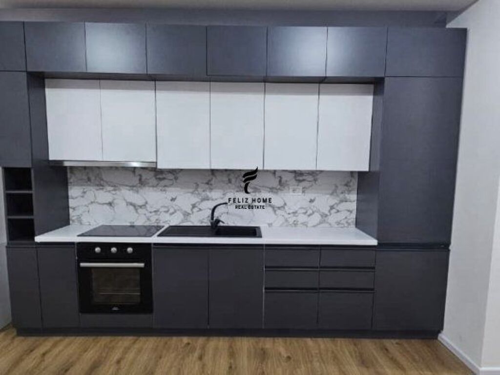 OFFICE FOR RENT 65 M2 ALI DEMI 35,000 LEKE FH-67256