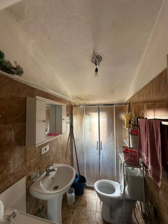 Tirane, shitet apartament 2+1+Ballkon Kati 4, 62 m² 160.000 € (Bulevardi Zogu I , Tirane)
