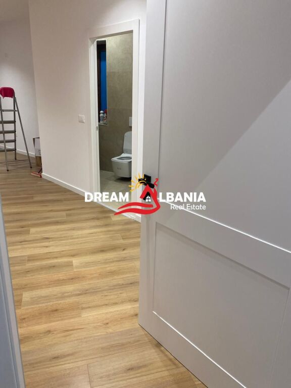  Ambiente commerciale ad Astir vicino alla pasticceria “Nela 5” ( ID 42611419 )