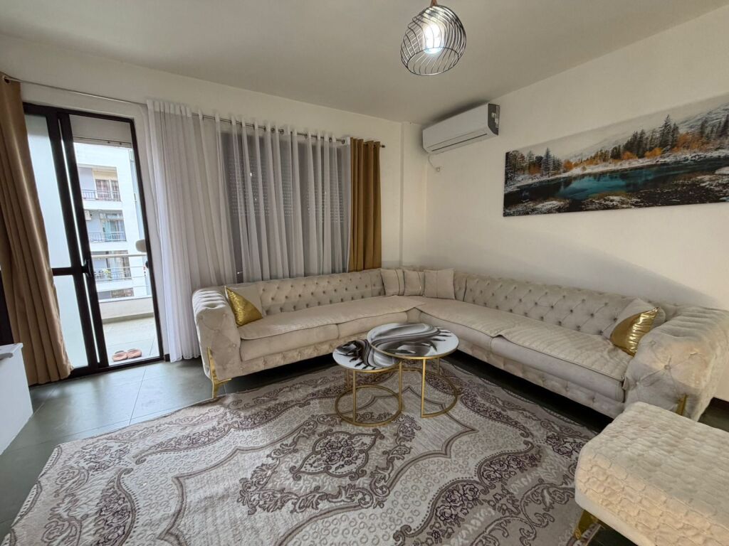 Jepet me qera apartament 2+1 + 2 + 🅿️📍 Astir, pranë Viles L  ✔️ Kati 5✔️ Pallat me ashensor✔️ I mobiluar✔️ Ambient i bollshëm dhe i organizuar mirë✔️ Përfshihet vend parkimi  💰 Çmimi: 600 euro/muaj  📞 Për më shumë informacion ose vizitë, kontaktoni