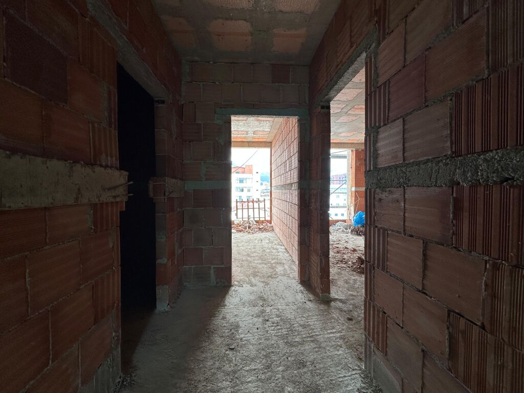 Vendiamo appartamento 2+1 occasione, Via Siri Kodra