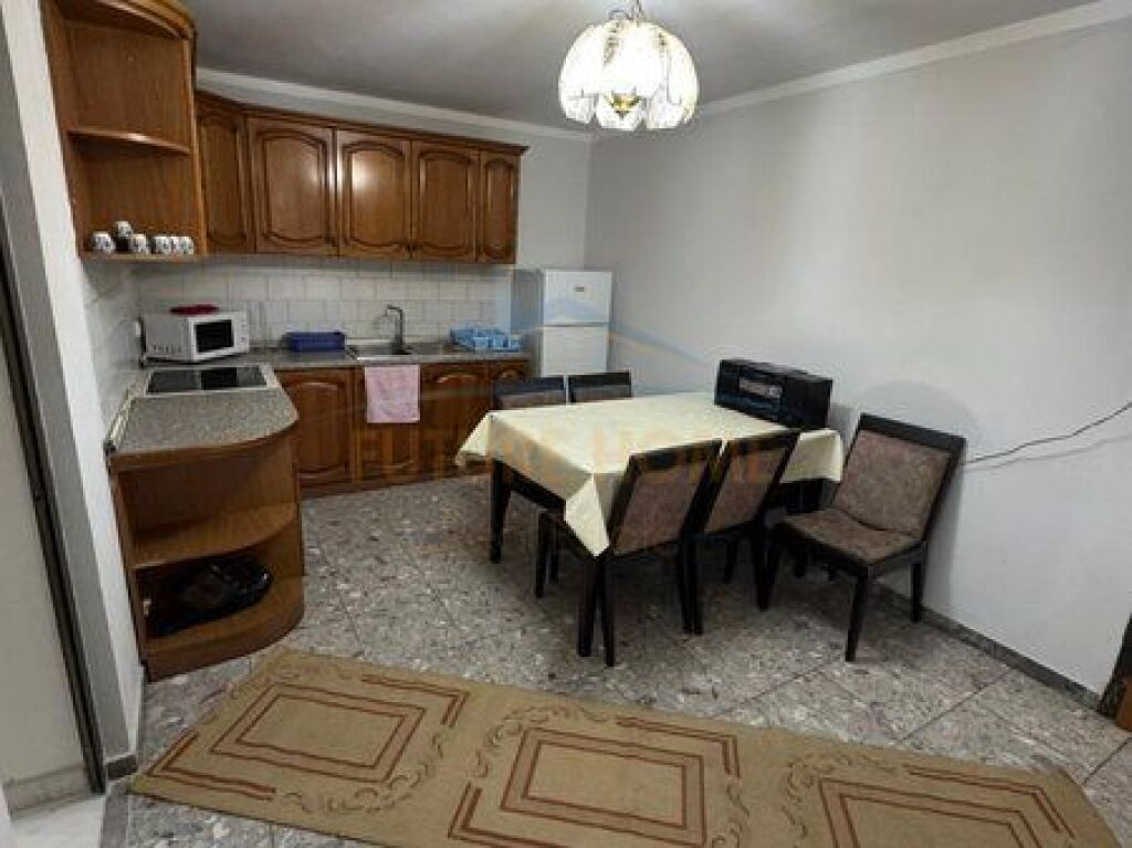 Rent, Apartment 2+1+2, Fortuzi Street, Tirana