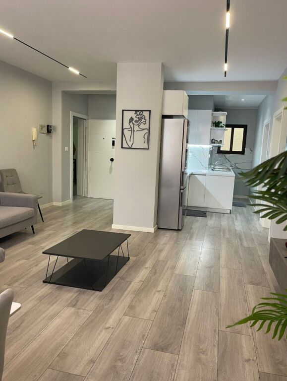 🏡Appartamento 2+1 in Affitto a 21 Dhjetori, vicino all'Hotel Mondial!