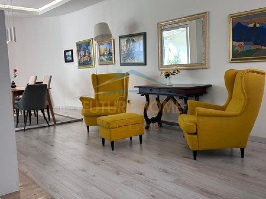 Shitet, Apartament 2+1+2+Verandë , Bllok