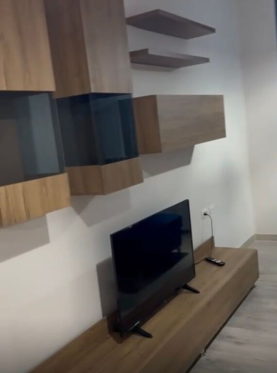 Apartament 1+1 per qira te Xhamlliku