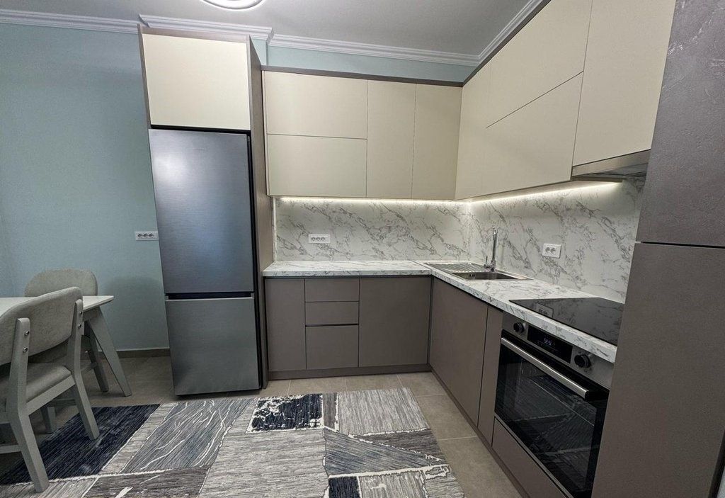 Super Appartamento 2+1+2, vicino alla Stazione dei Treni, all'inizio del Nuovo Boulevard!