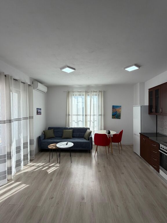 Rent: Apartment 1+1  5th Floor  📍vila l ,Astir. Price: 38,000 lek