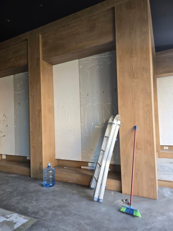 Dyqan me qira tek Kompleksi Delijorgji Rrg e Kavajes, Tirane