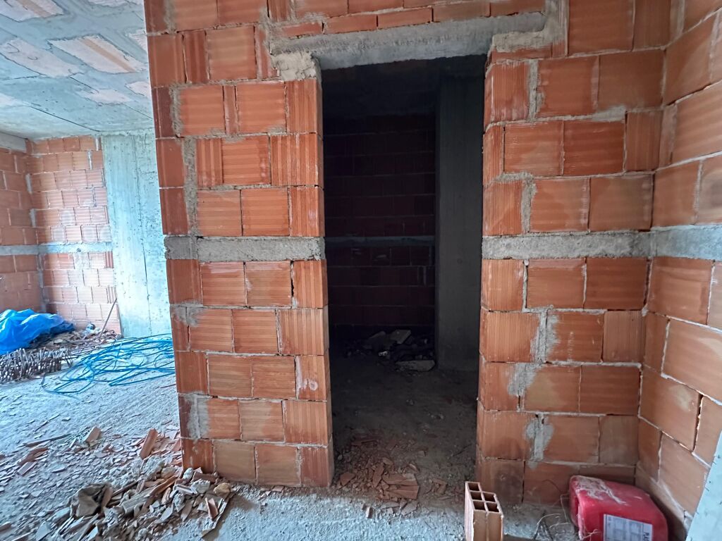 Vendiamo appartamento 2+1 occasione, Via Siri Kodra