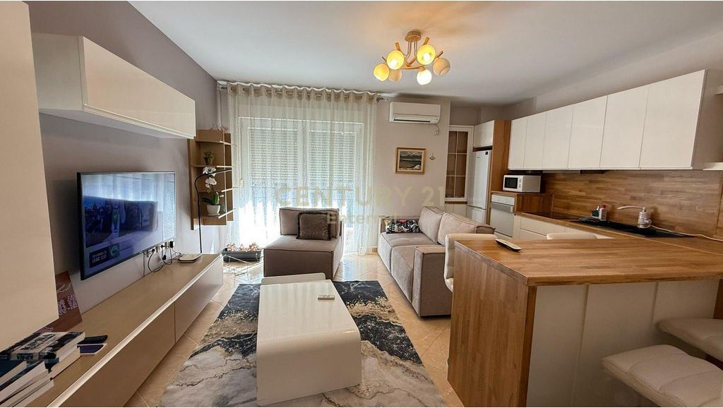 Apartament 2+1 Me Qira Rruga Elbasanit