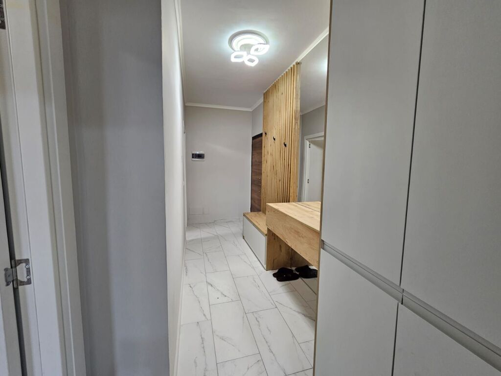 APARTAMENT 2+1 ME QERA NE ZONEN E SPITALLES!