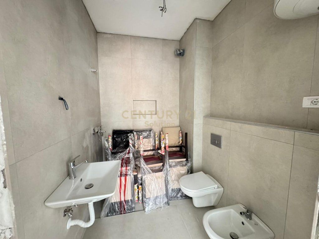 APARTAMENT 2+1+2 TUALETE PER SHITJE PRANE KOMPLEKSIT FRATARI!