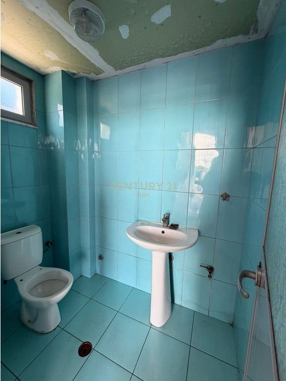 JEPET ME QERA SERVIS BUZE RRUGE,XHAFZOTAJ !!!