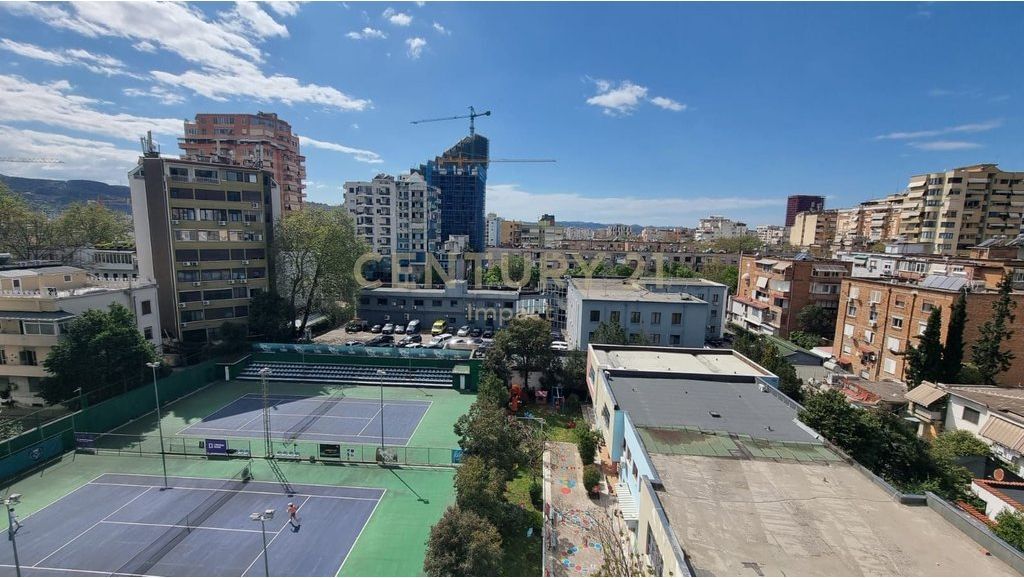 Hotel në Shitje në Myslym Shyri, Tiranë - 527.5m nga SHESHI SKENDERBEJ !  1100000 €