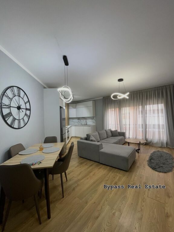 Apartament 1+1 me qira ne Kompleskin Delijorgji