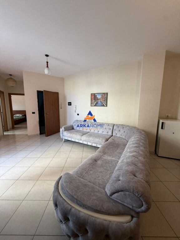 JEPET APARTAMENT ME QERA 1+1 + VERANDË "UNAZA E RE PRANE BOHEMIT" 400 EURO