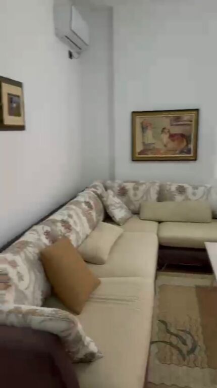 Jepet me qera apartament 1+1, KMY, Pas fabrikes se miellit.