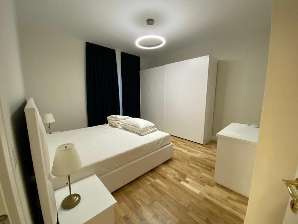APARTAMENT 1+1 ME 2 POSTE PARKIMI PER QERA TEK TEG