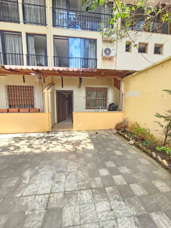 🏖️ SHITET GARSONIERE ME OBORR – SHKËMBI I KAVAJËS, DURRËS