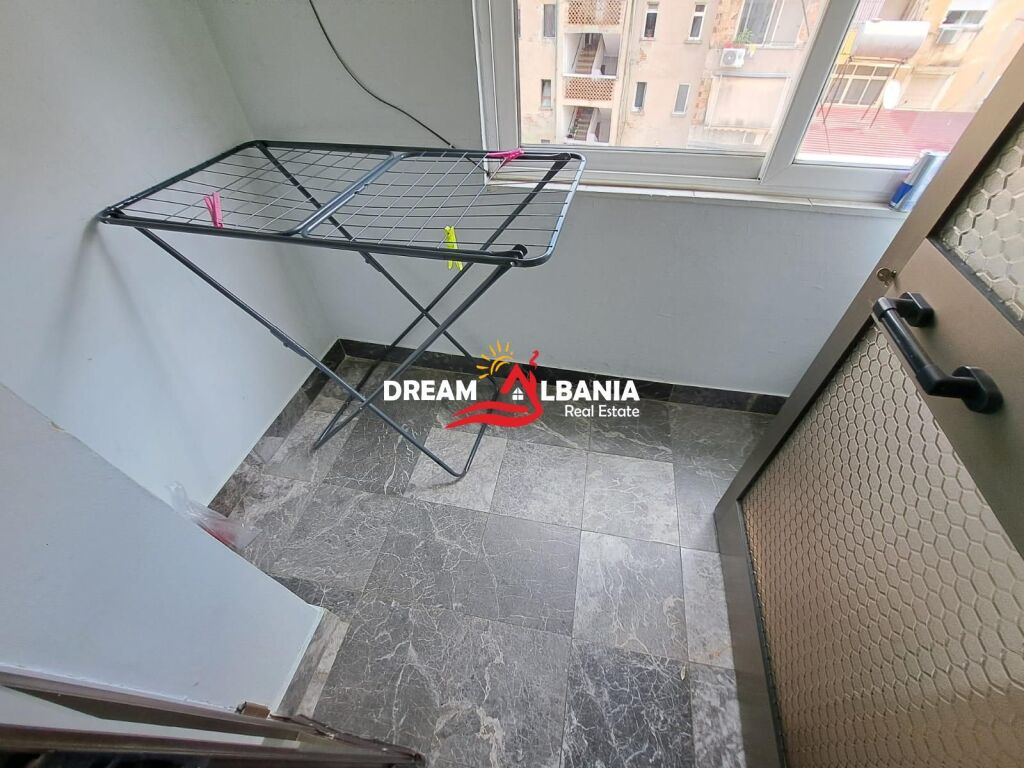 Appartamento 2+1 in affitto in Via Fortuzi vicino alla Scuola Jeronim De Rada a Tirana (ID 4239045 )
