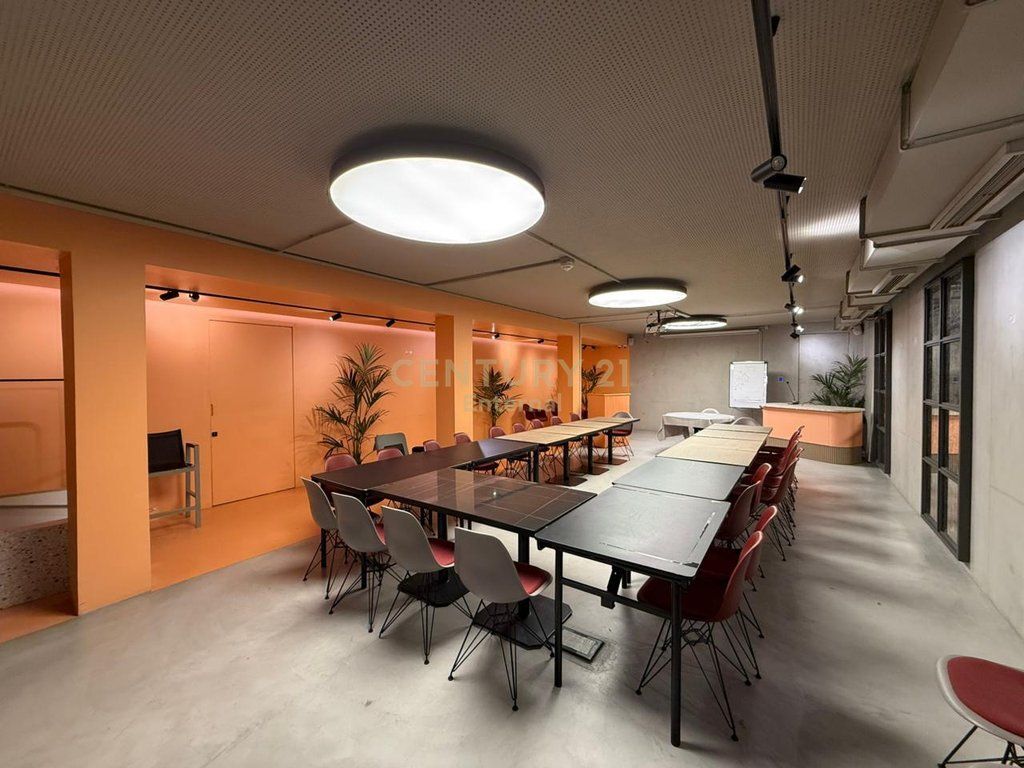 Ambjente per zyra me qira tek Rruga e Elbasanit 3,325 € /Muaj