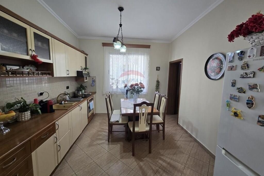 Apartament Për Shitje  ne Bllok Rruga Abdyl Frashëri, Tiranë