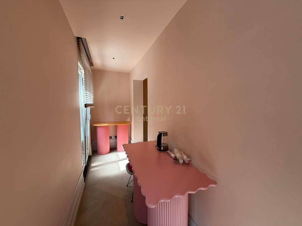 Ambjente per zyra me qira tek Rruga e Elbasanit 3,325 € /Muaj