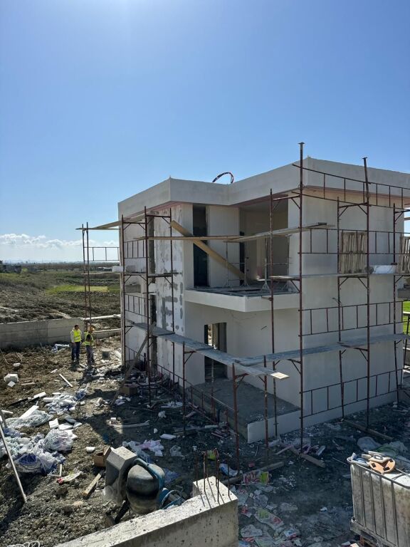 VILË PËR SHITJE NË GJIRIN E LALZIT !   300,000 €