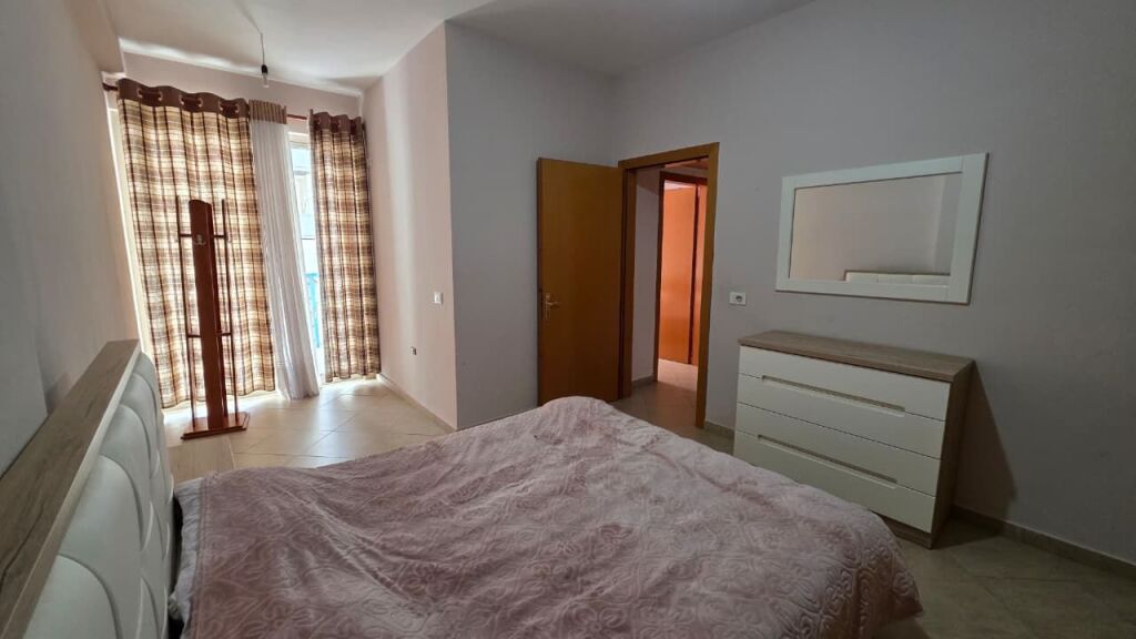 affittasi appartamento 2+1, Yzberisht