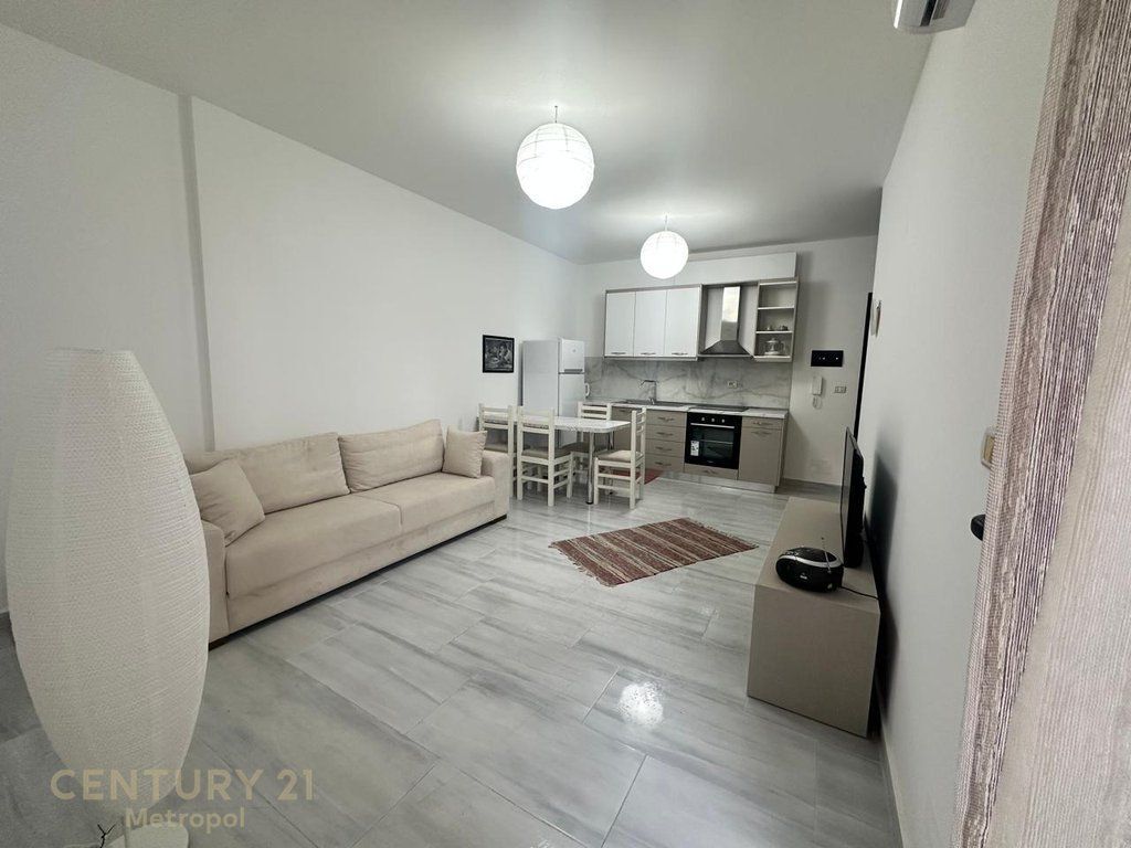 Studio Për Shitje në Lungomare, Vlorë ! 103,000 €