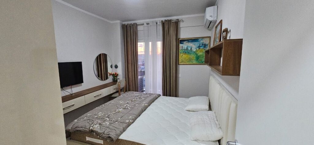 Former Shqiponja Square, 2+1 apartment for rent
