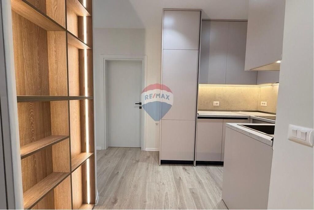 Shitet Apartament 2+1 21 Dhjetori