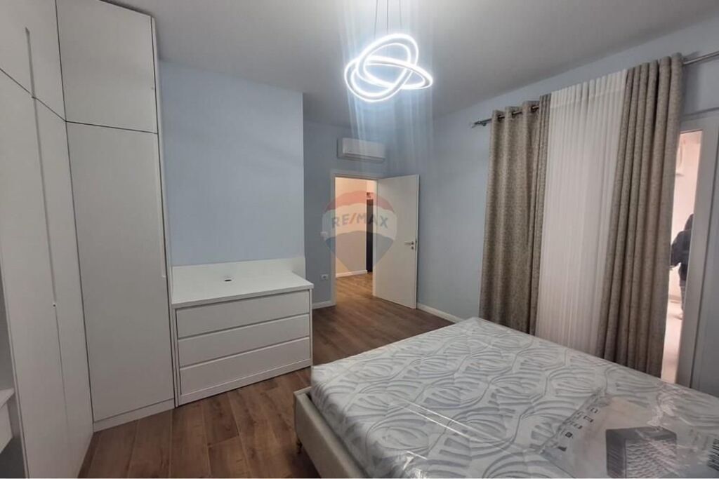 Apartament 1+1+post parkimi me qera Zogu i Zi