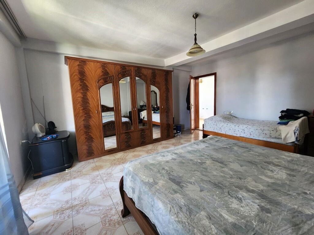 Shitet apartament 2+1+2 tualete+Depo prane Maternitetit te Ri!