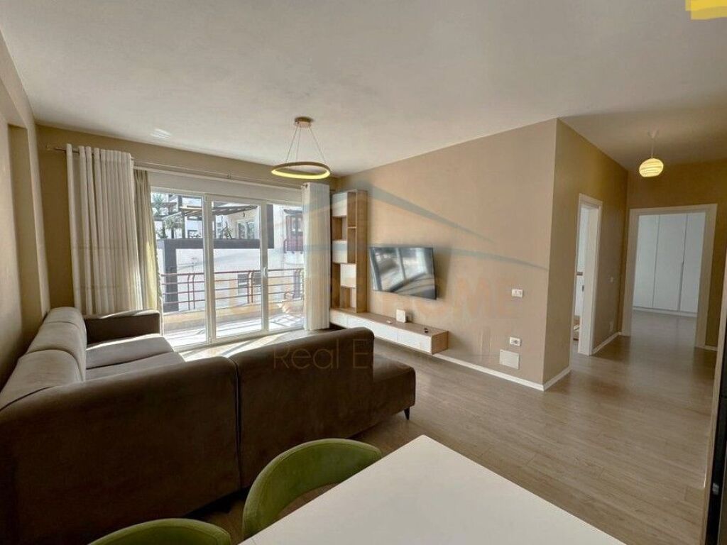 Shitet, Apartament 2+1+2, Liqeni i Thatë,Tiranë