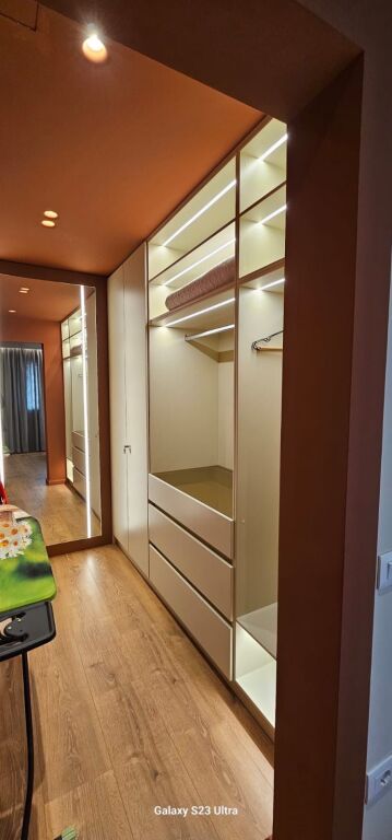 Super apartament 1+1+parkimi Sima Com