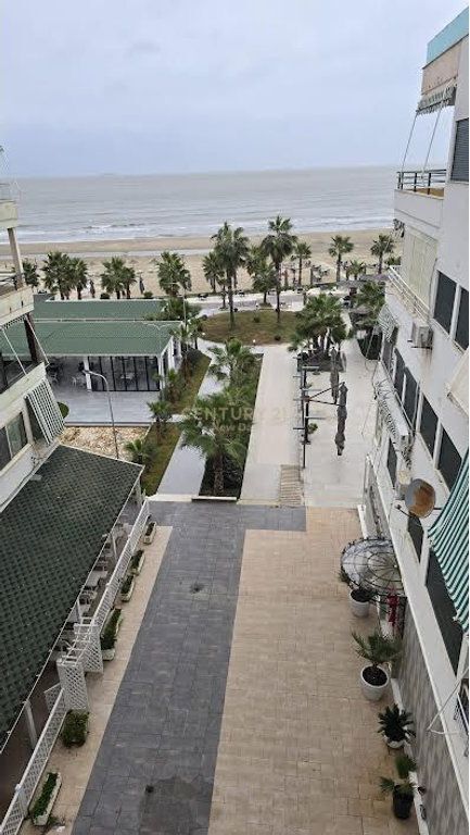 Shitet 2+1 ne Qerret me pamje deti