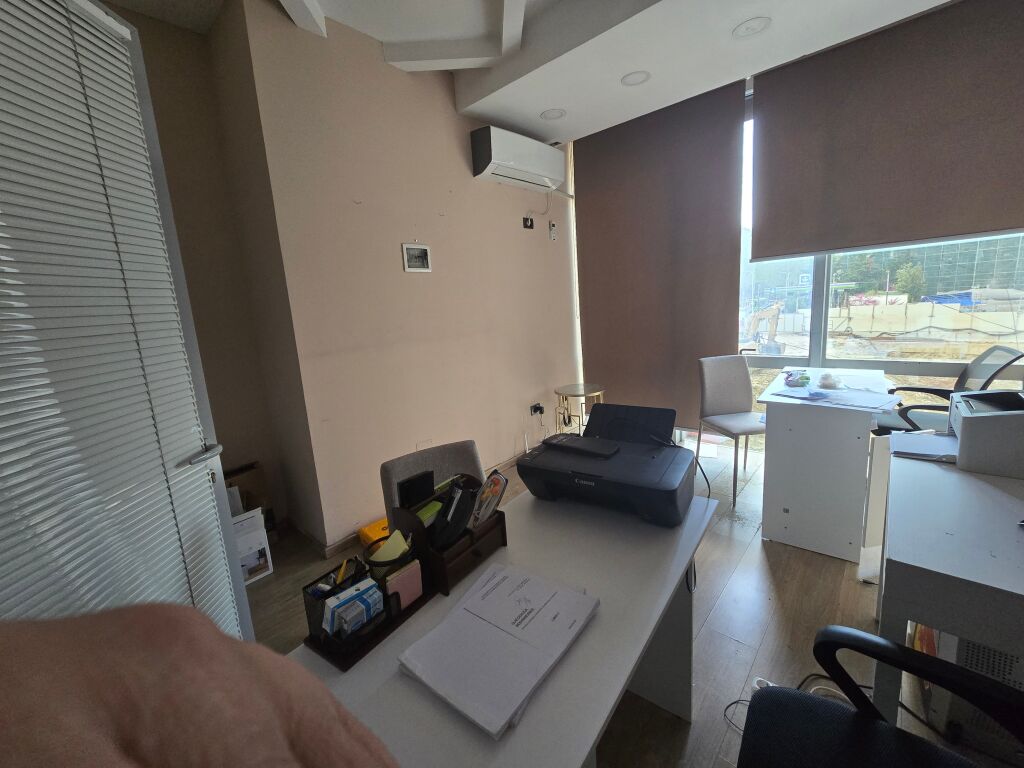 Office for rent near the Police Directorate Tirana 29900 lek