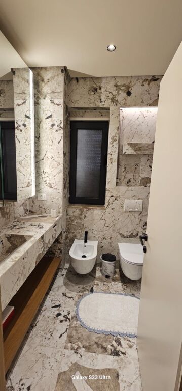 Super apartament 1+1+parkimi Sima Com