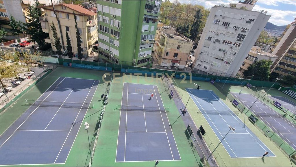 Hotel në Shitje në Myslym Shyri, Tiranë - 527.5m nga SHESHI SKENDERBEJ !  1100000 €