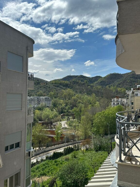 Appartamento in affitto annuale Giardino Zoologico Tirana