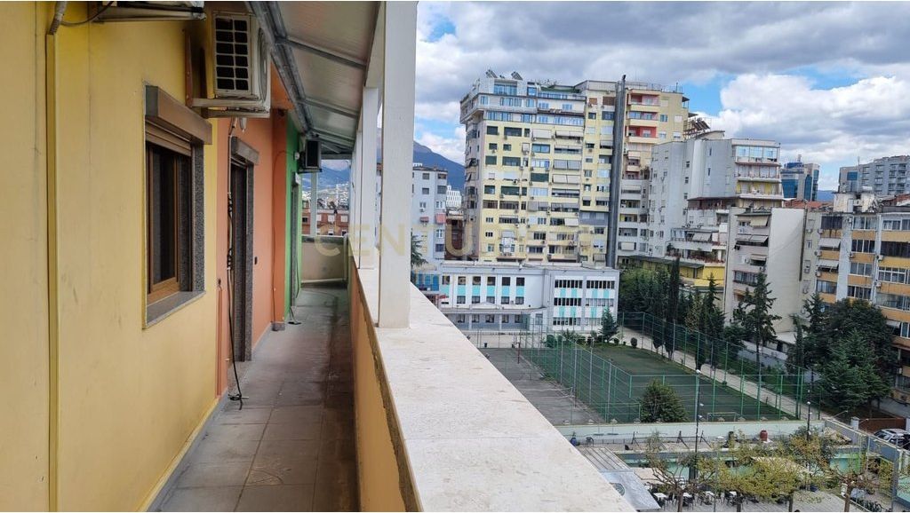 Hotel në Shitje në Myslym Shyri, Tiranë - 527.5m nga SHESHI SKENDERBEJ !  1100000 €